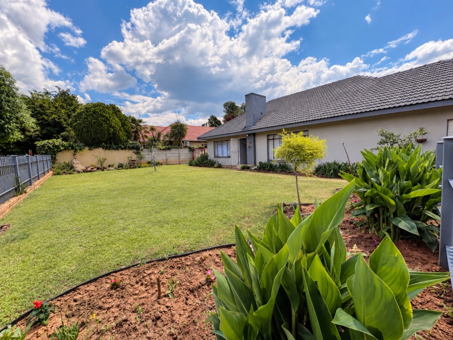 3 Bedroom Property for Sale in Adamayview North West